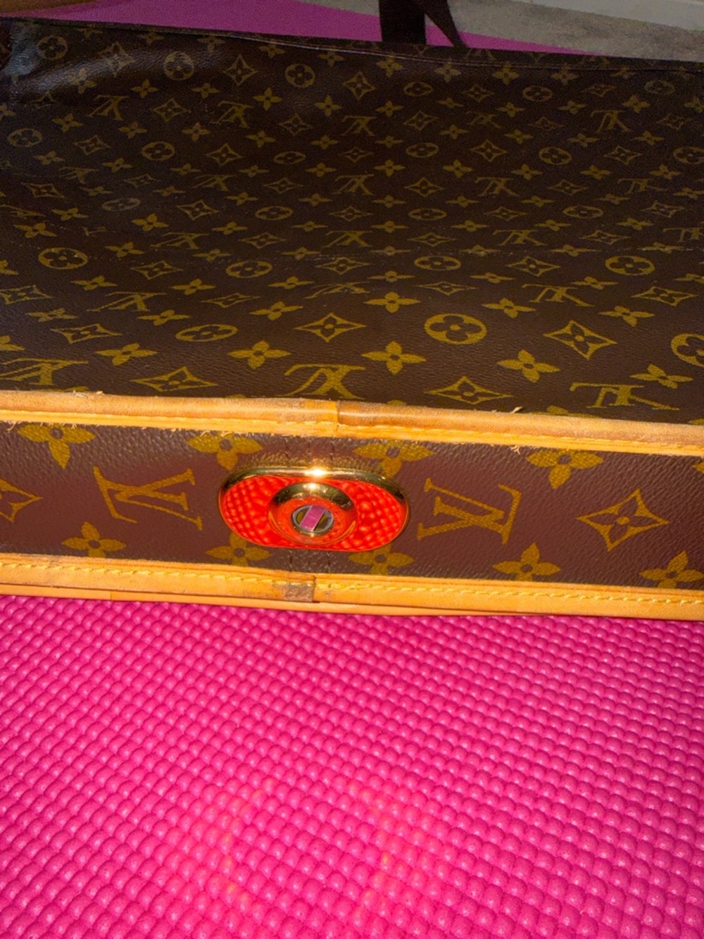 Louis Vuitton Brown Monogram Canvas Garment Bag with Tan Trim - Picture 5 of 15